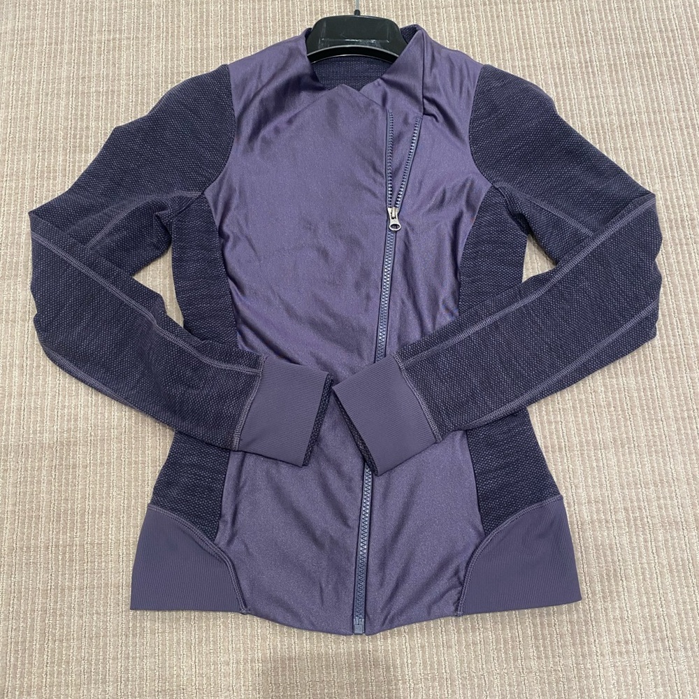 Lululemon RARE Women's Asymmetrical Purple Zip Jacket- size 4